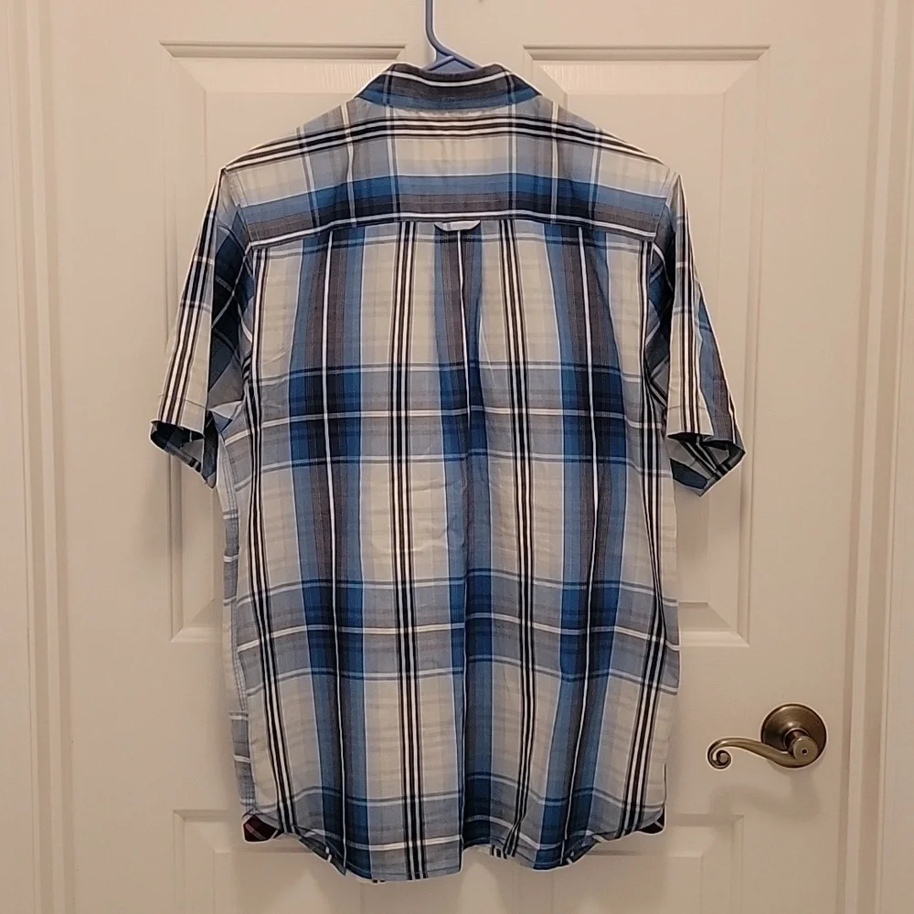 The North Face Short Sleeve Blue & White Button Down Shirt, Size M. NWOT